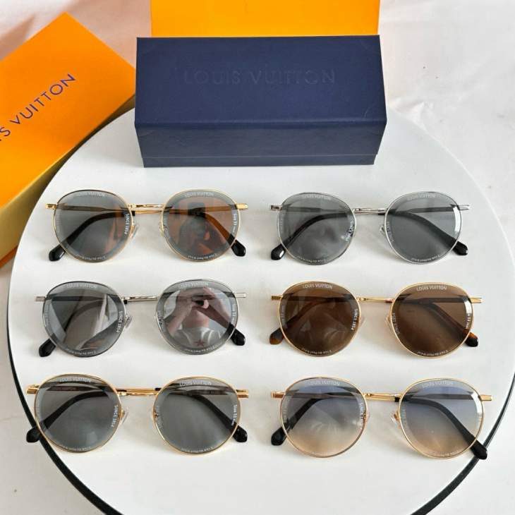 Picture of Louis Vuitton Sunglasses _SKUfw77710101fw
